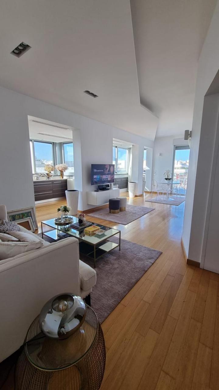 Attico Reale - In Centro, Tra Stazione E Bari Vecchia Apartment ภายนอก รูปภาพ